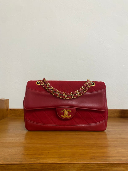 CHANEL SINGLE FLAP BAG TWIST LOCK RED