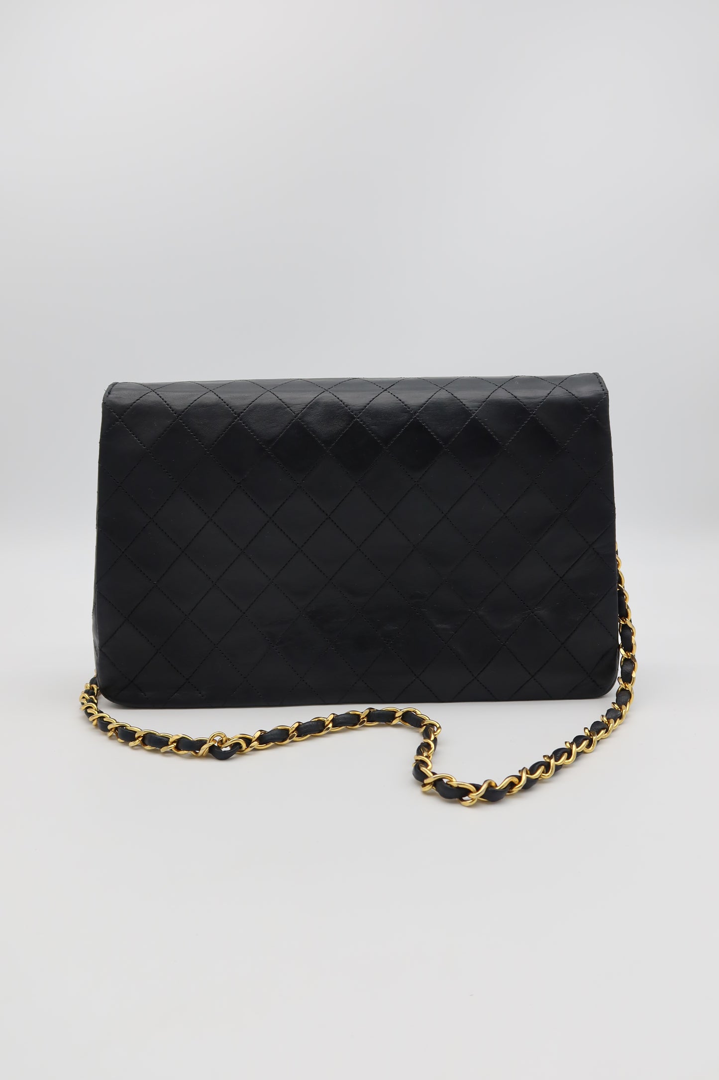 CHANEL MATELASSE FLAP BAG TWIST LOCK