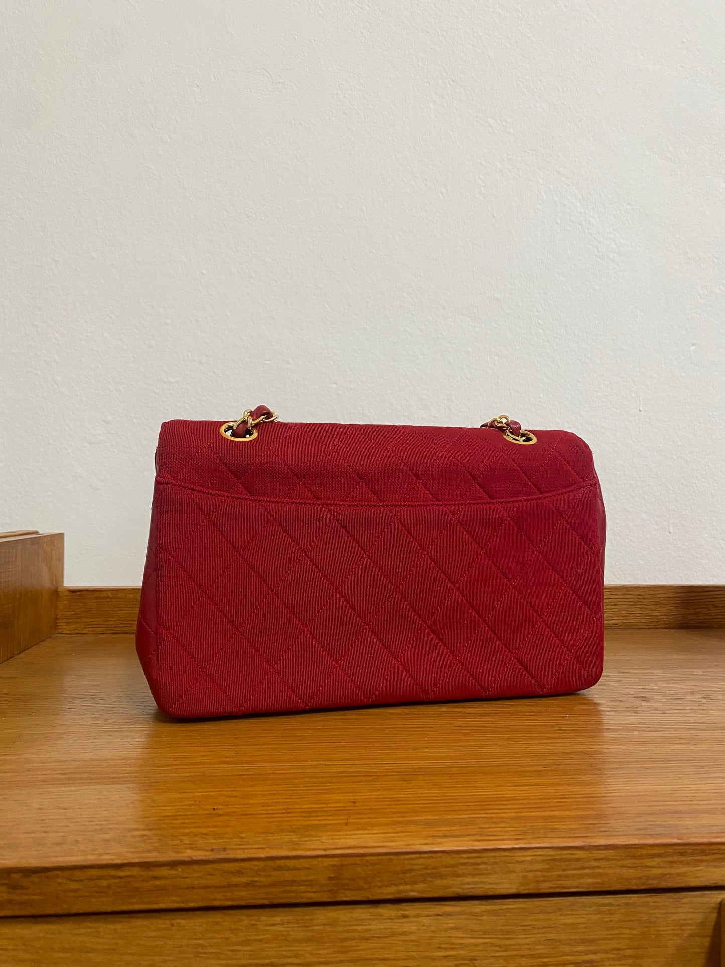 CHANEL SINGLE FLAP BAG TWIST LOCK RED