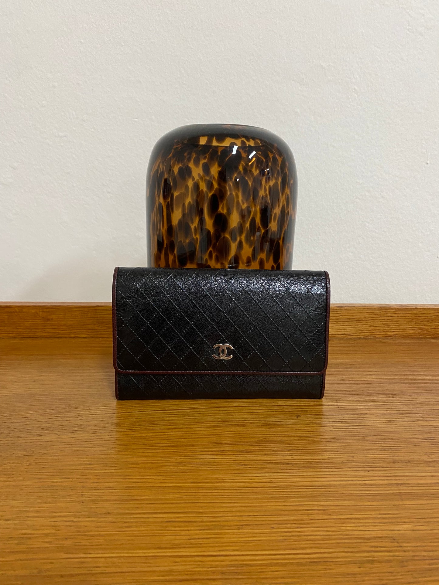 CHANEL QUILTED WALLET BLACK/BURGUNDY SMALL