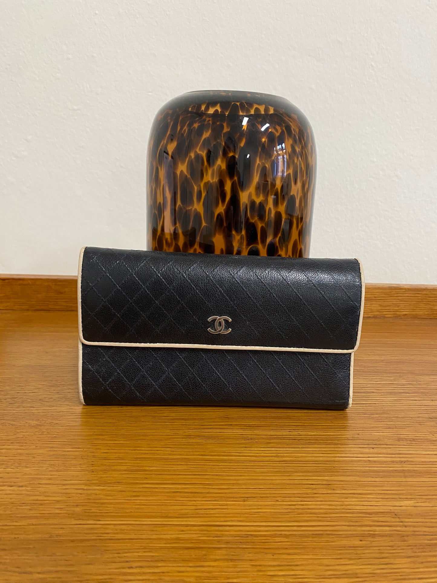 CHANEL QUILTED WALLET BLACK/BEIGE SERIES 11