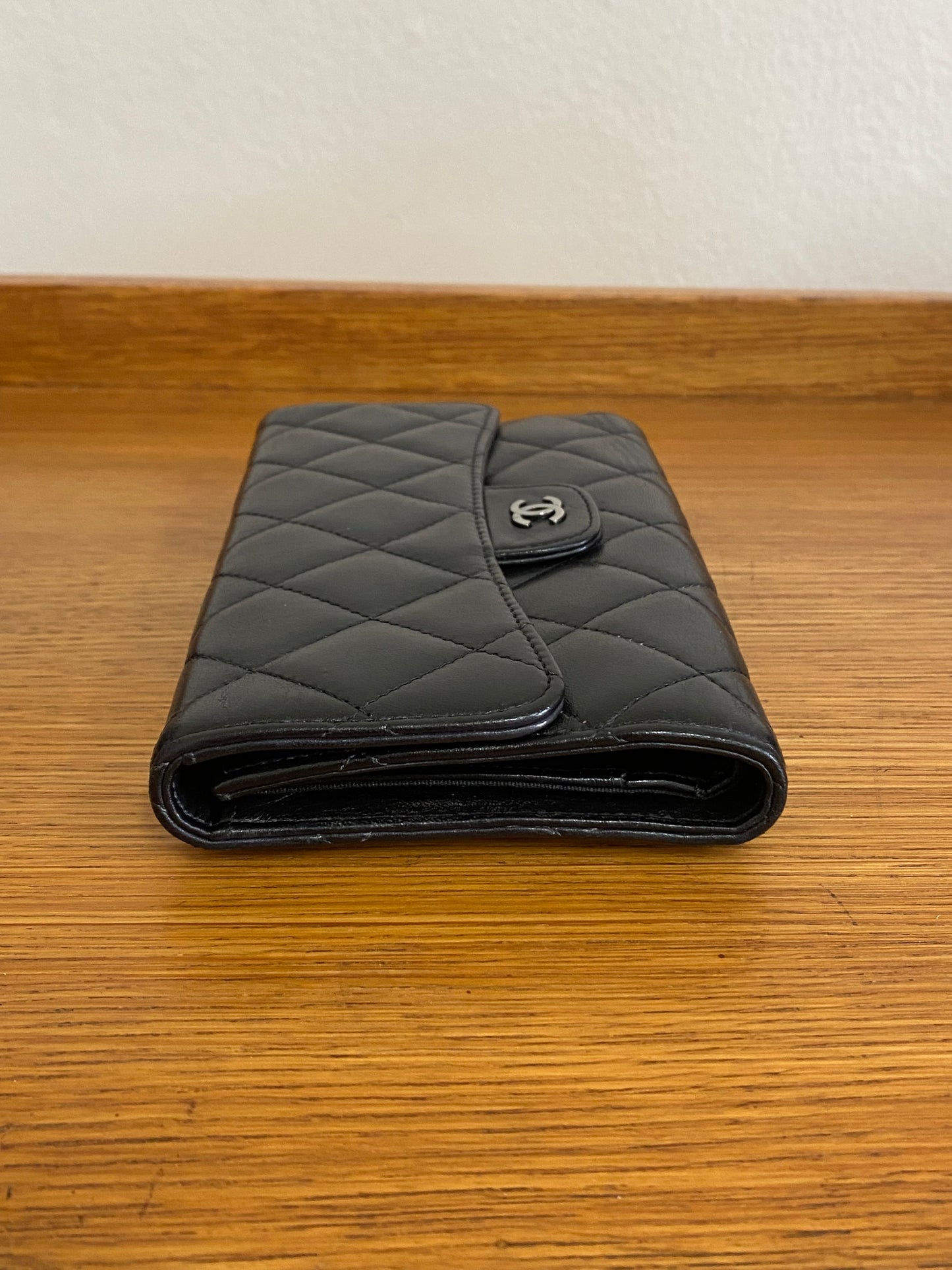 CHANEL CLASSIC WALLET BLACK SERIES 10