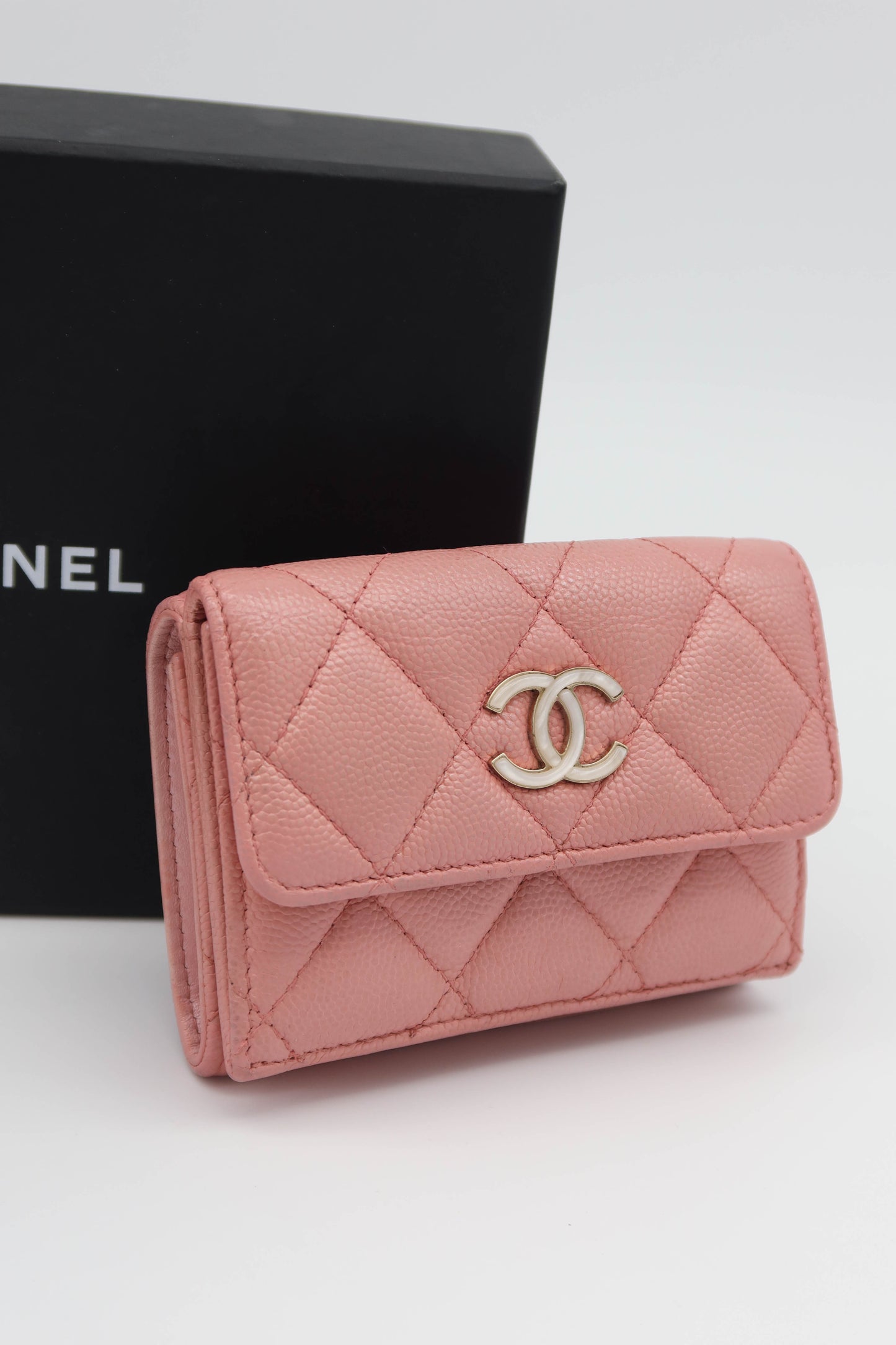 CHANEL 2019 CAVIAR PEARL PINK WALLET